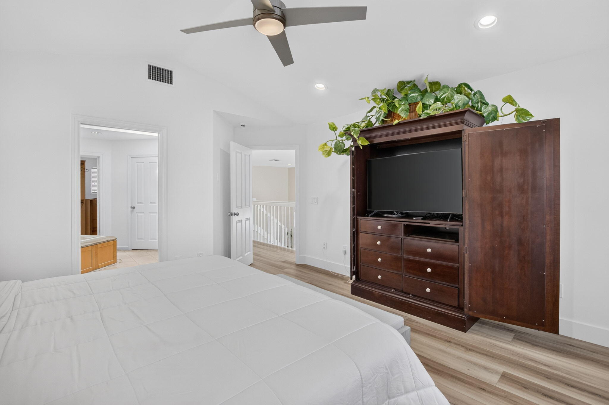 5338 NW 26th Circle