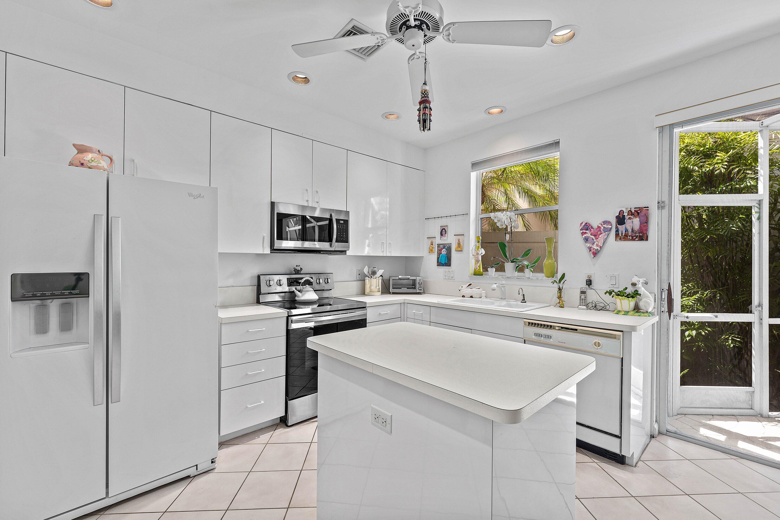 5195 NW 25th Way