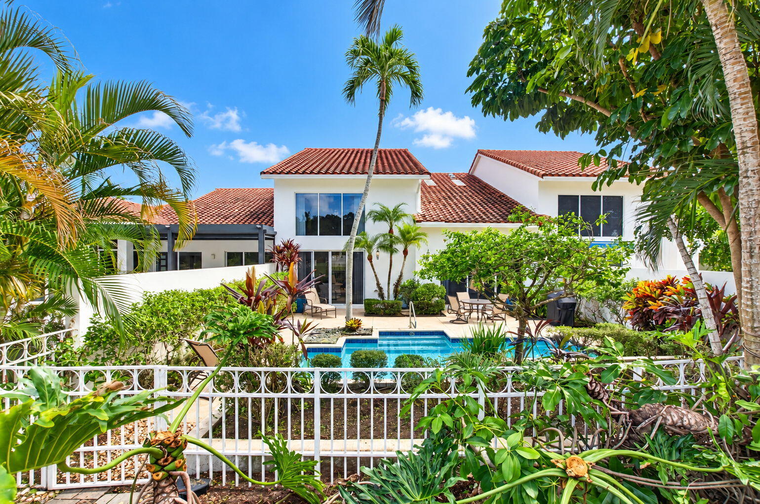5689 NW 24TH Terrace