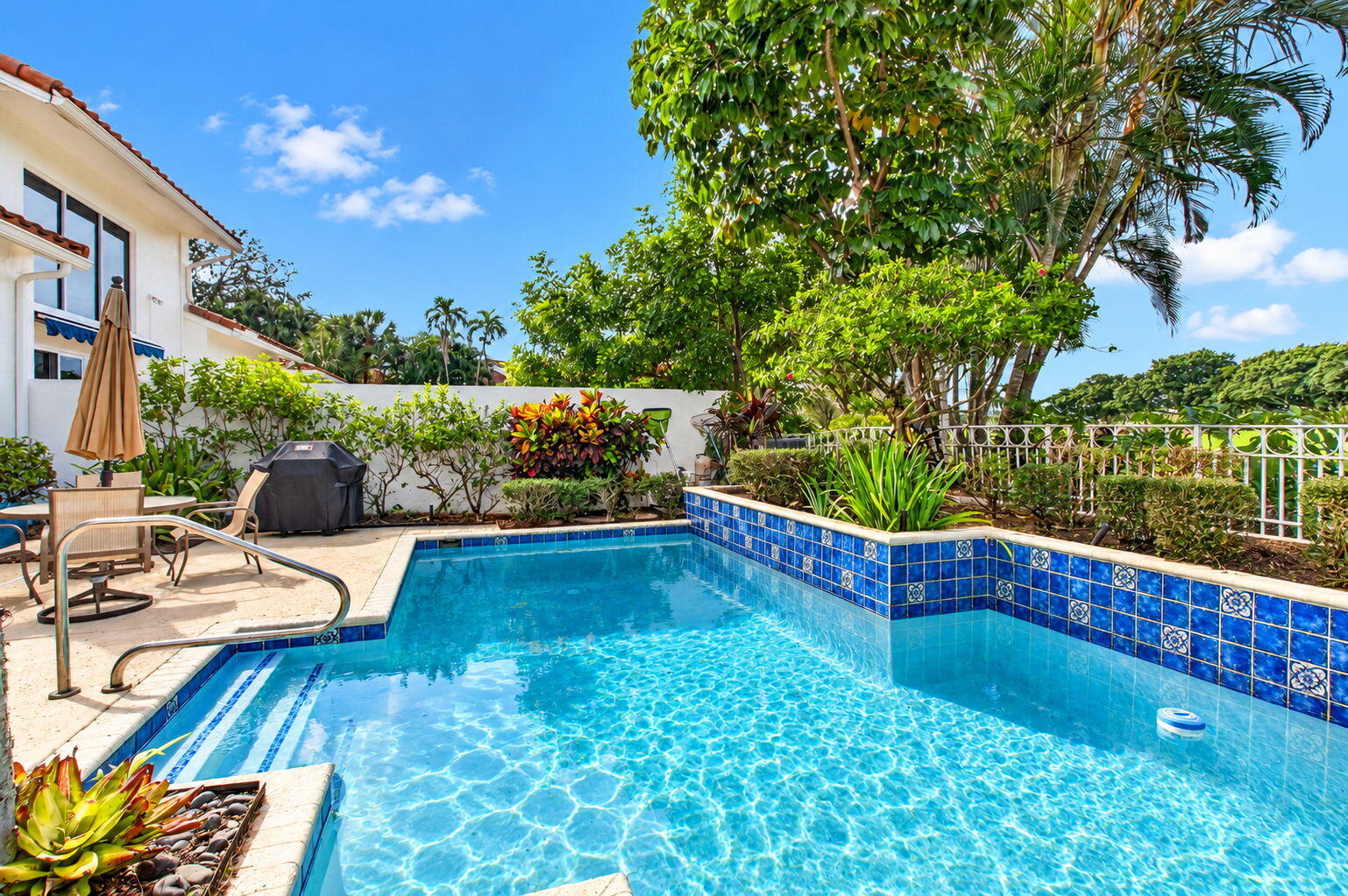 5689 NW 24TH Terrace