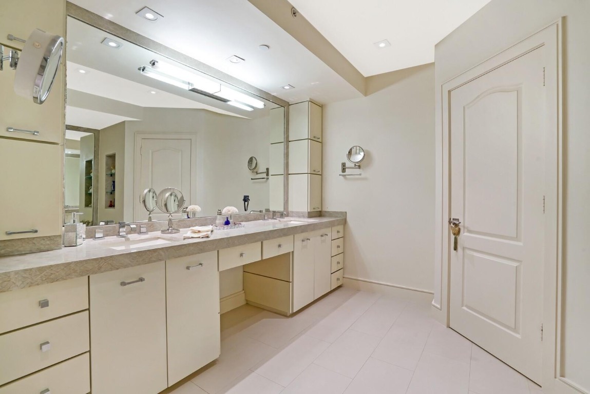 550 SE Mizner Blvd B209