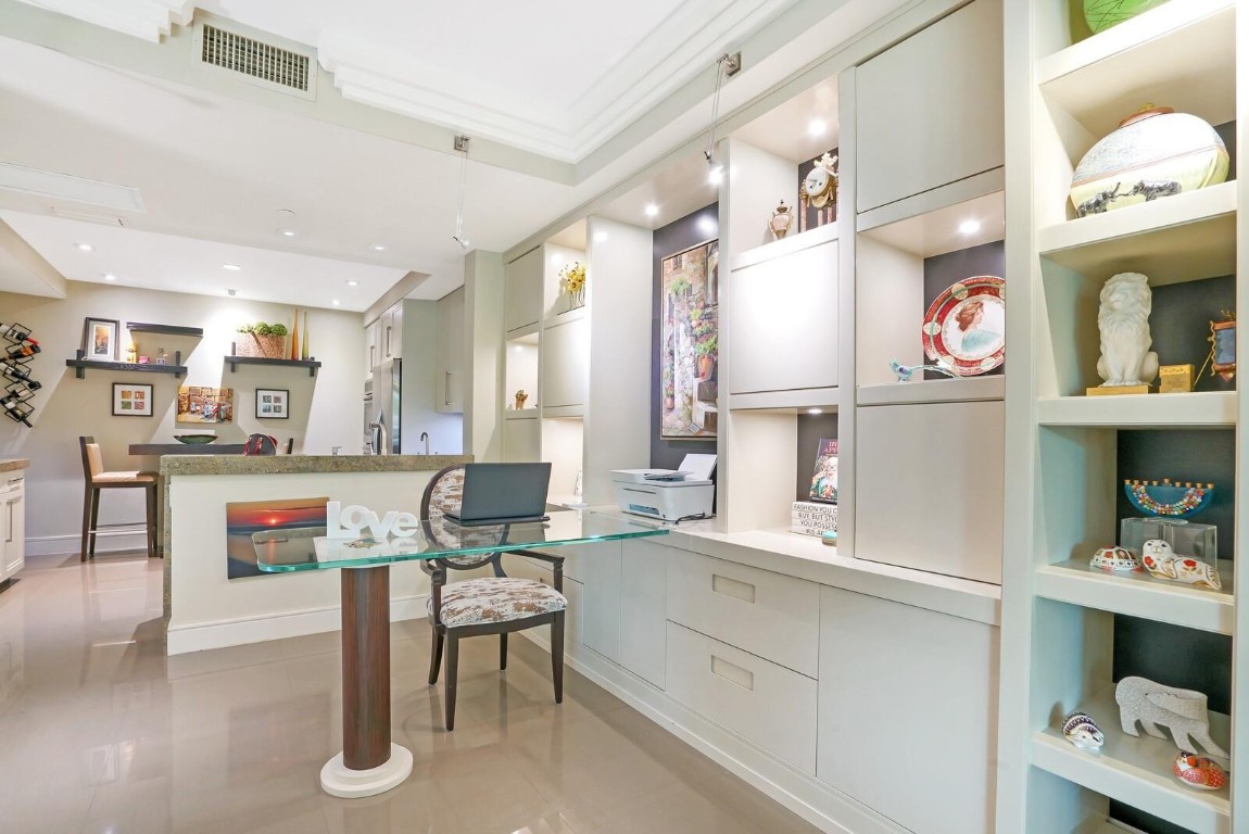 550 SE Mizner Blvd B209