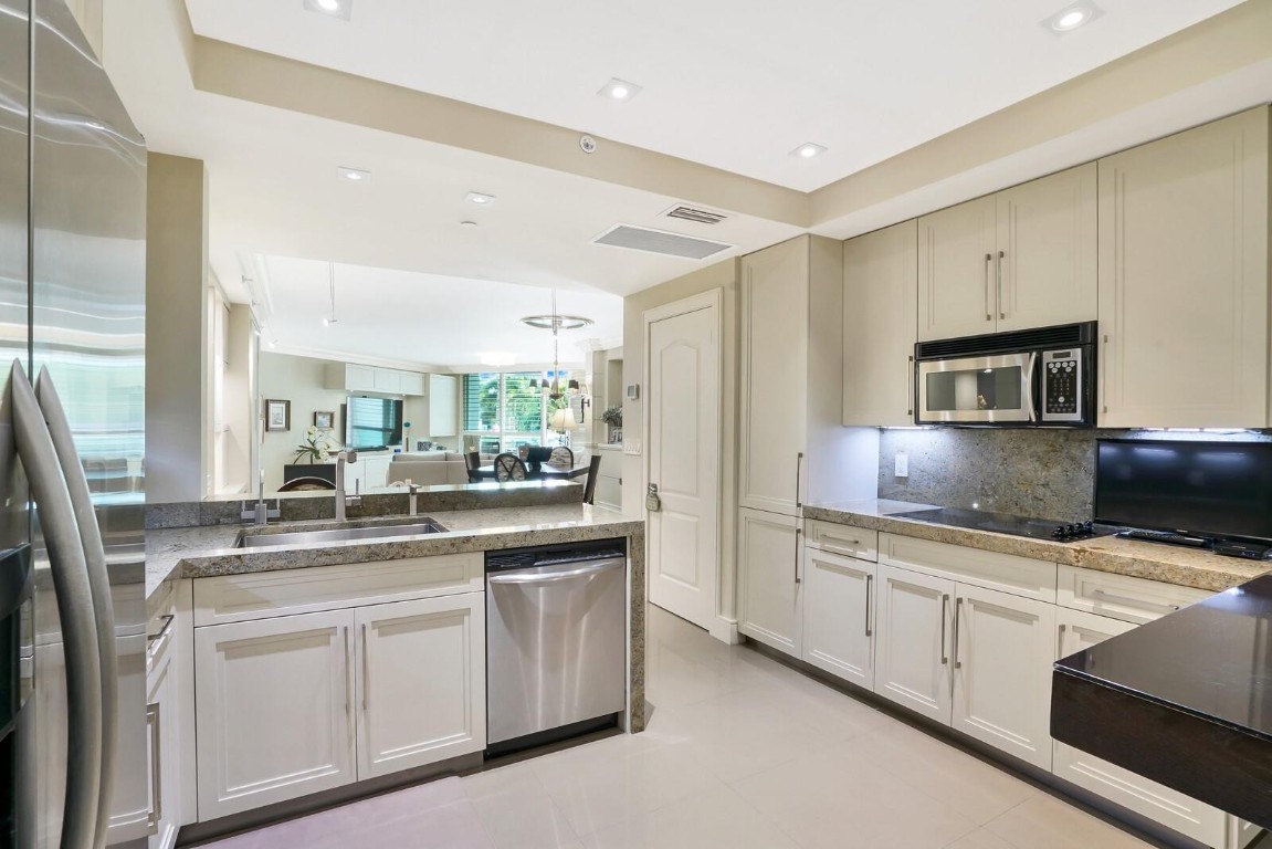 550 SE Mizner Blvd B209