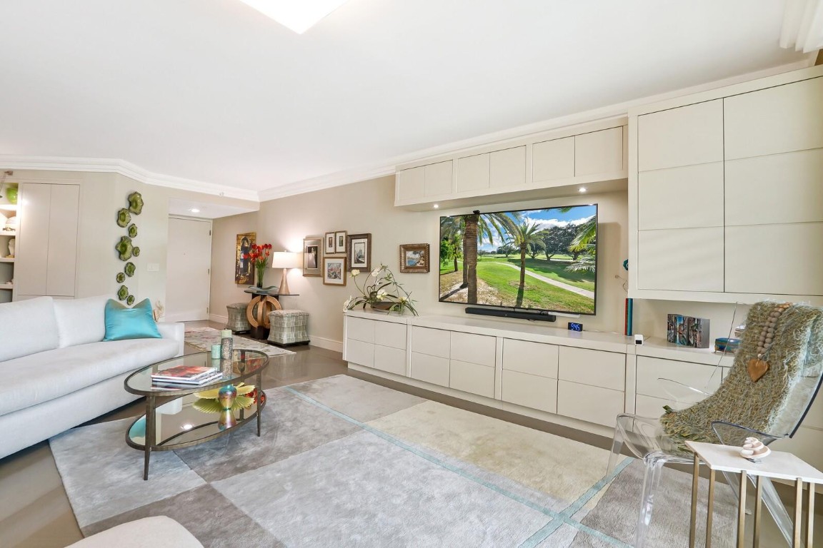 550 SE Mizner Blvd B209