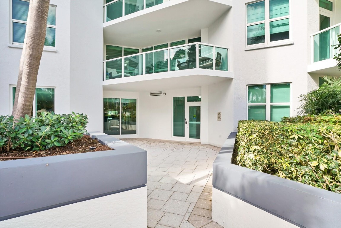 550 SE Mizner Blvd B209