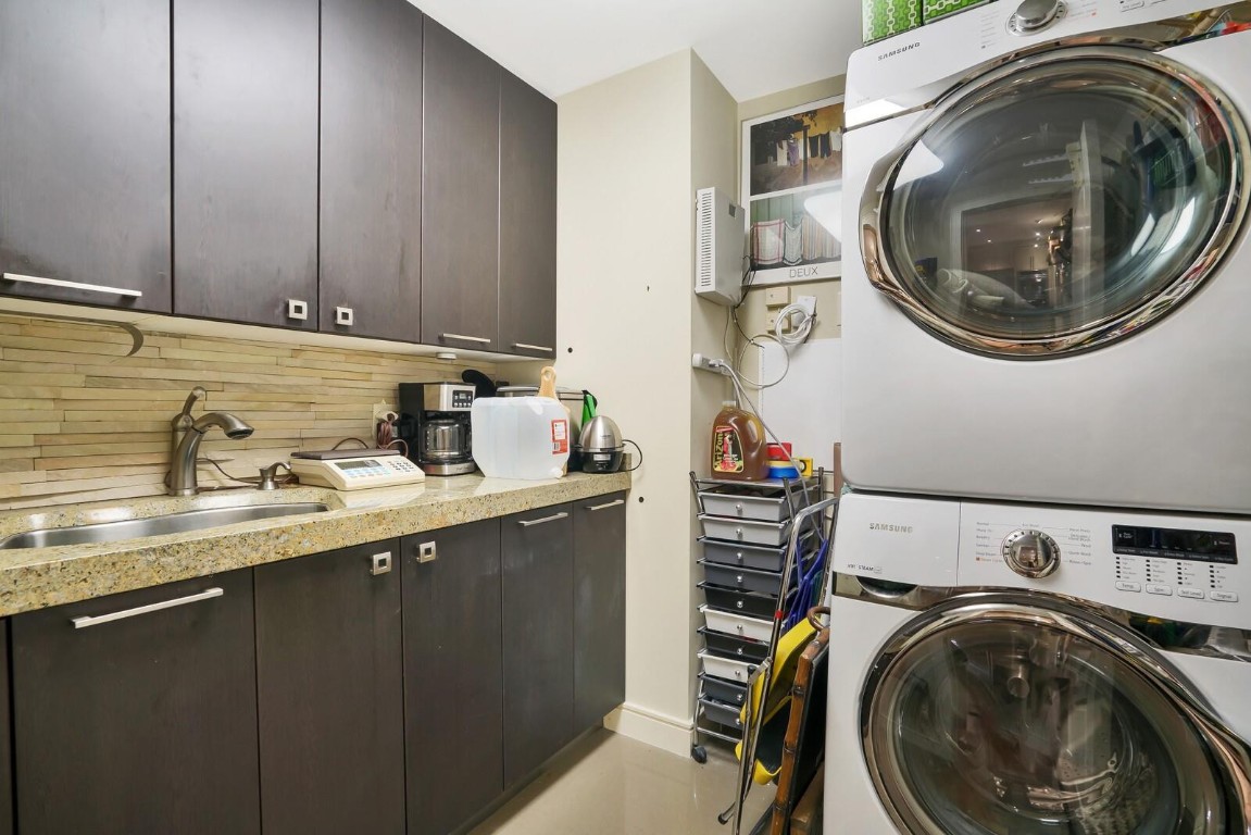 550 SE Mizner Blvd B209