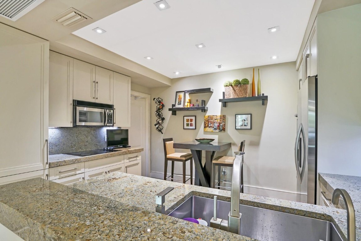 550 SE Mizner Blvd B209