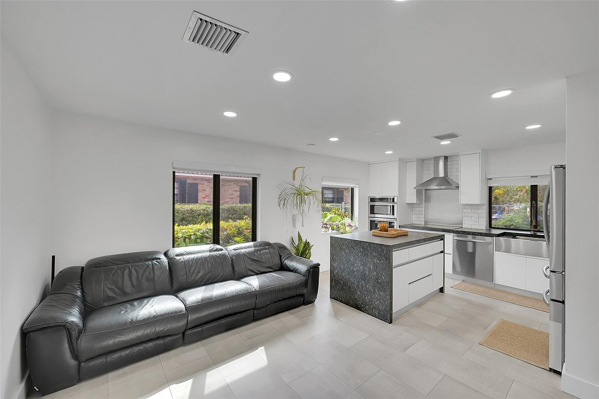 2161 NW 40th Avenue
