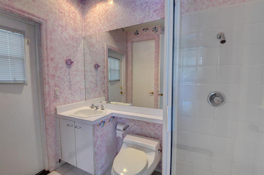 2518 NW 64th Boulevard