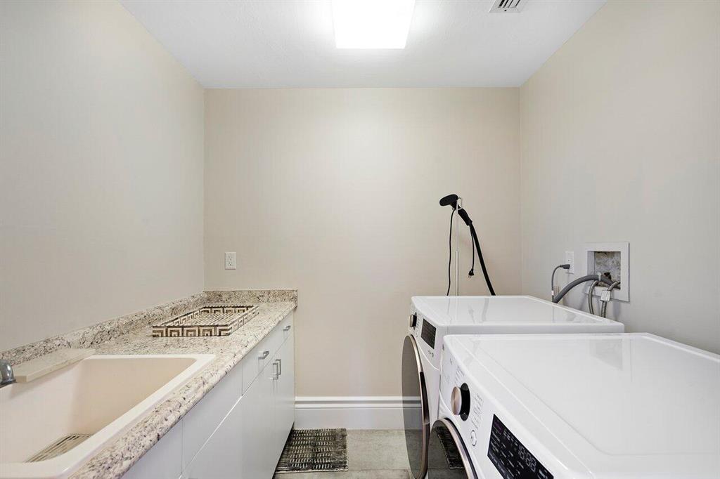 7580 Regency Lake Drive 801