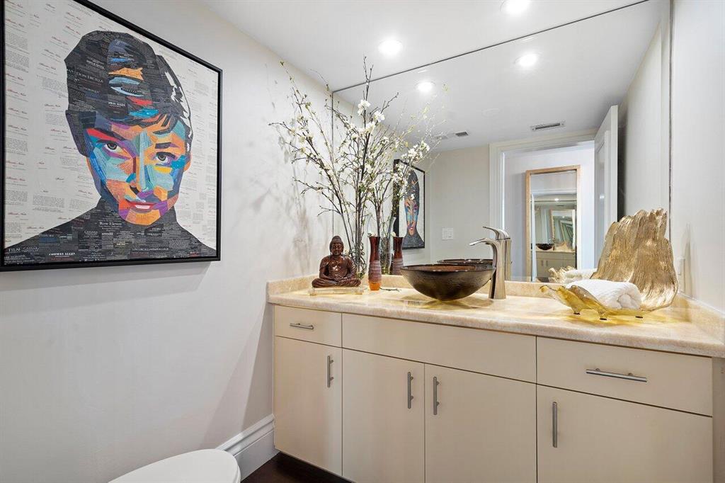 7580 Regency Lake Drive 801