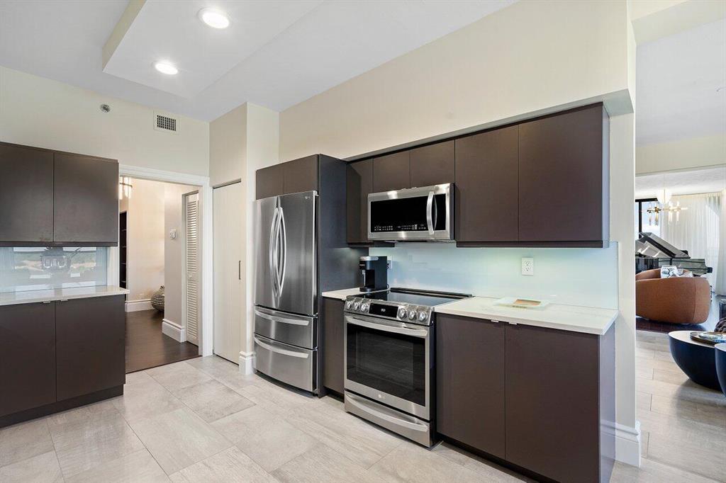 7580 Regency Lake Drive 801