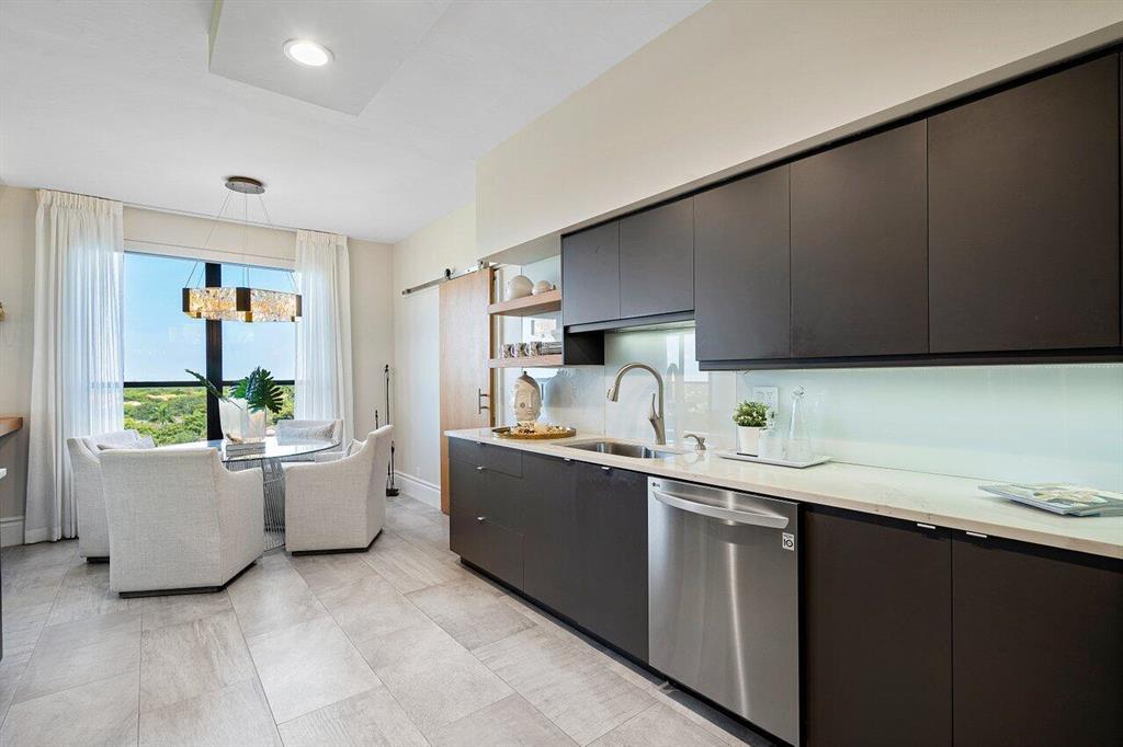 7580 Regency Lake Drive 801