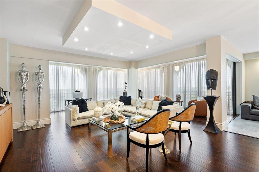 7580 Regency Lake Drive 801