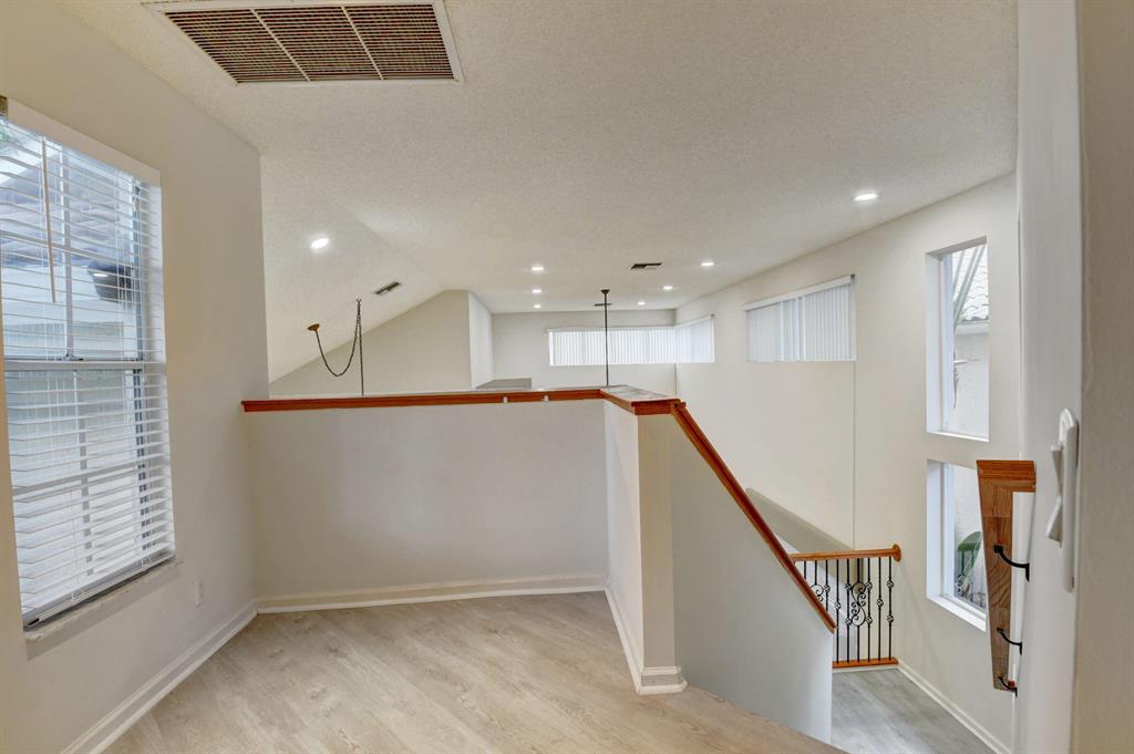 6696 NW 25th Terrace