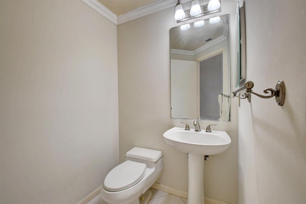 6696 NW 25th Terrace