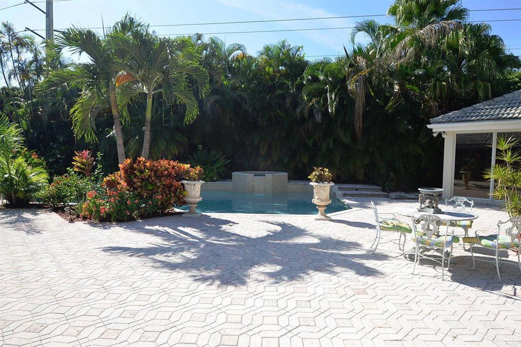 2673 NW 64th Boulevard