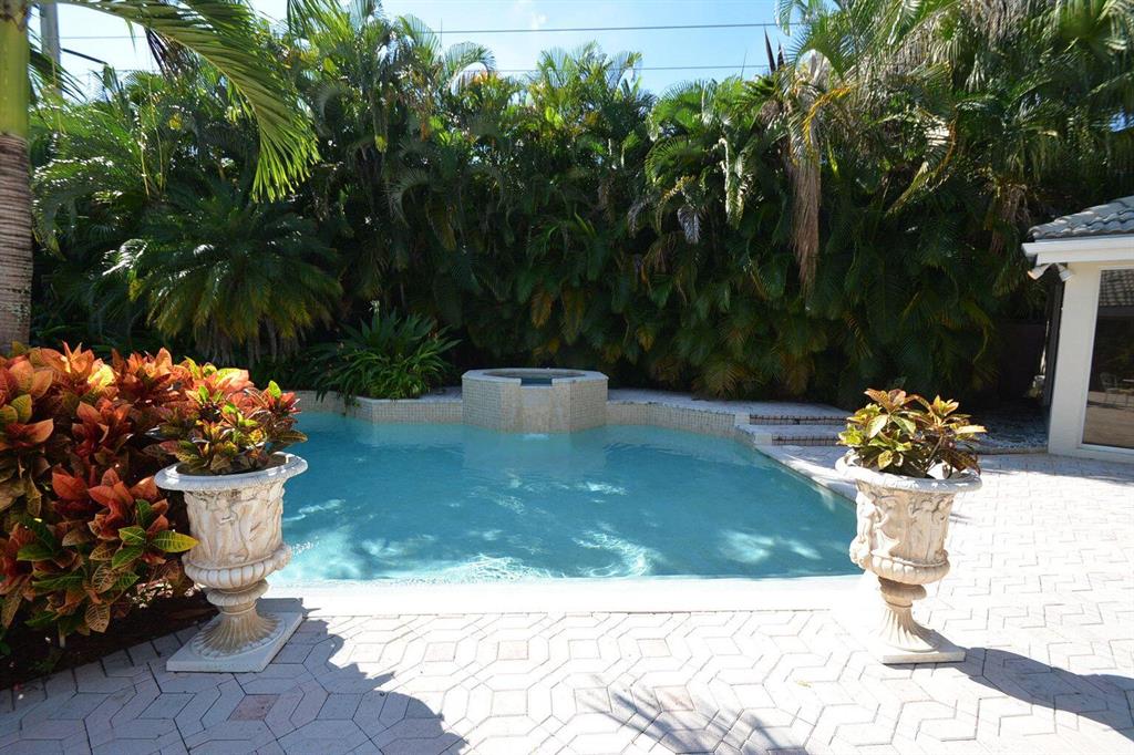 2673 NW 64th Boulevard