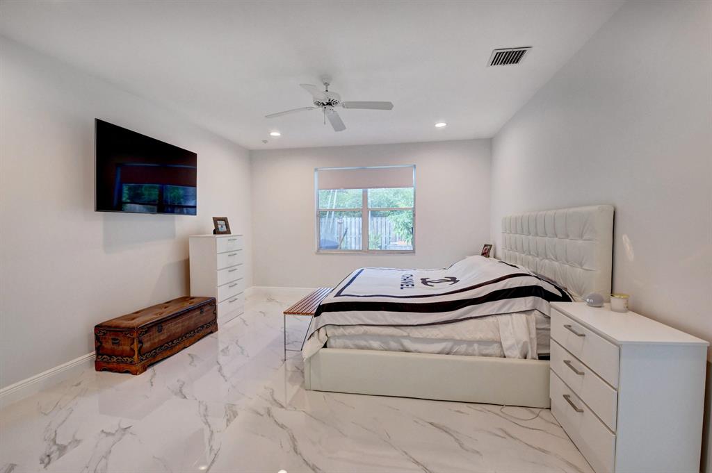 6661 NW 24th Terrace