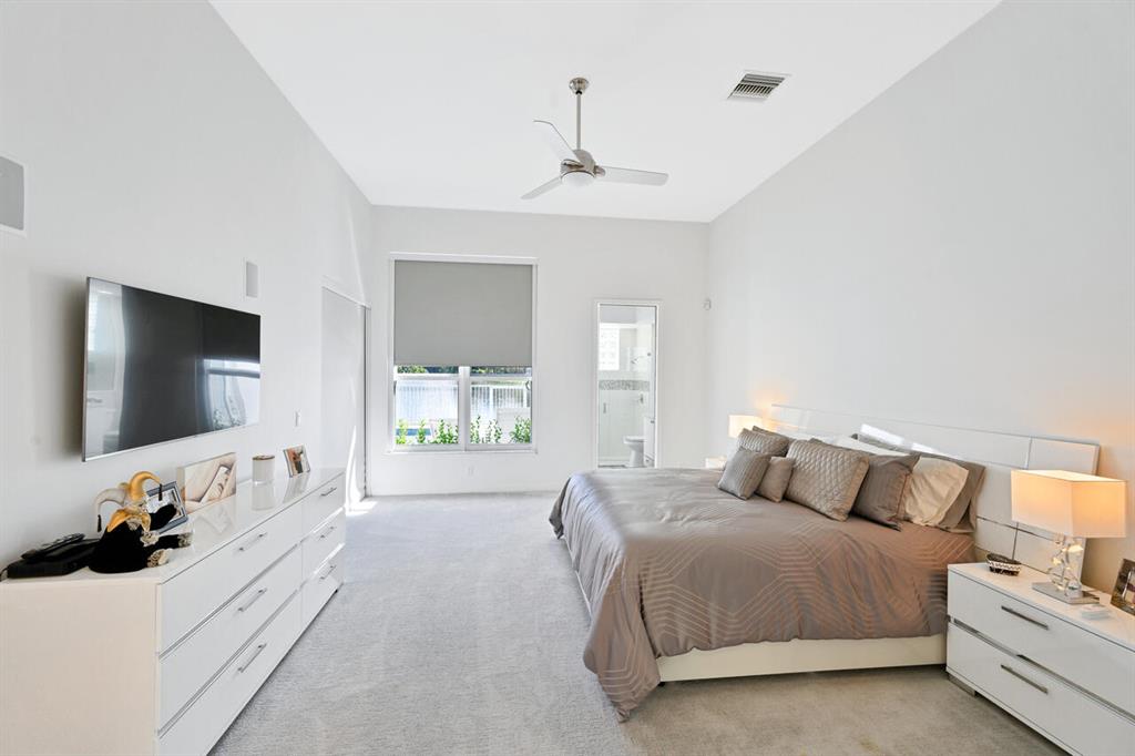 5824 NW 25th Terrace