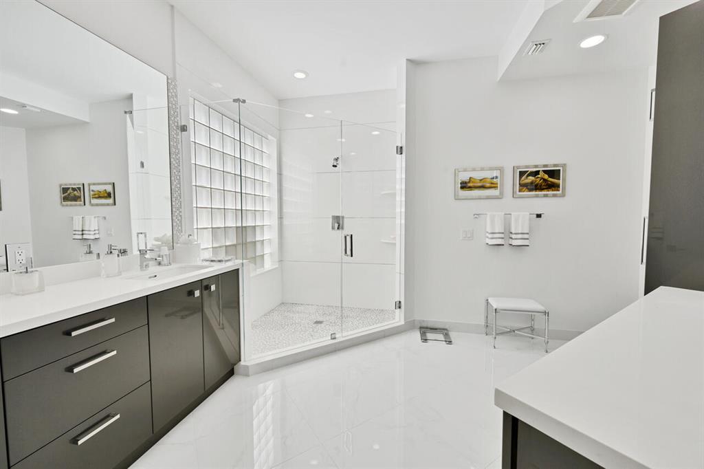 5824 NW 25th Terrace