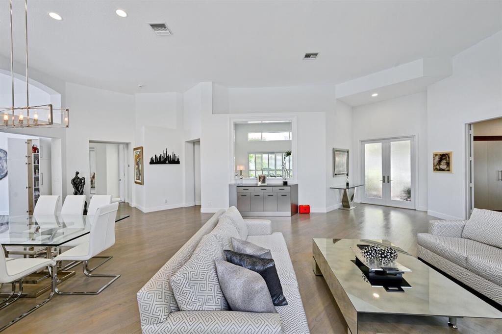 5824 NW 25th Terrace