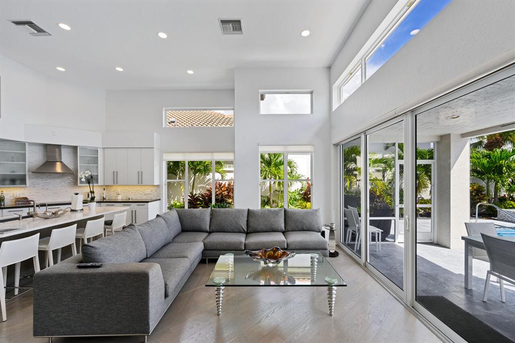 5824 NW 25th Terrace