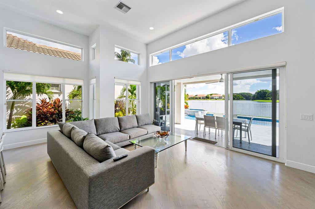 5824 NW 25th Terrace