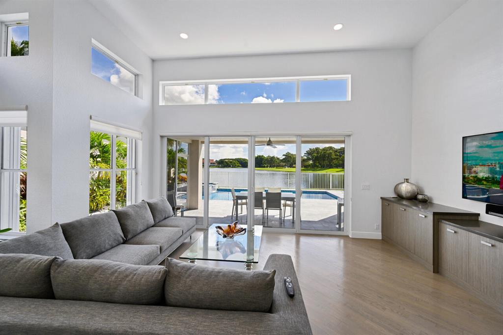 5824 NW 25th Terrace