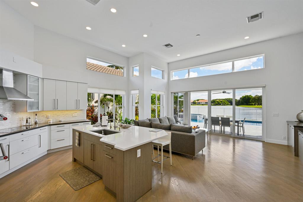 5824 NW 25th Terrace