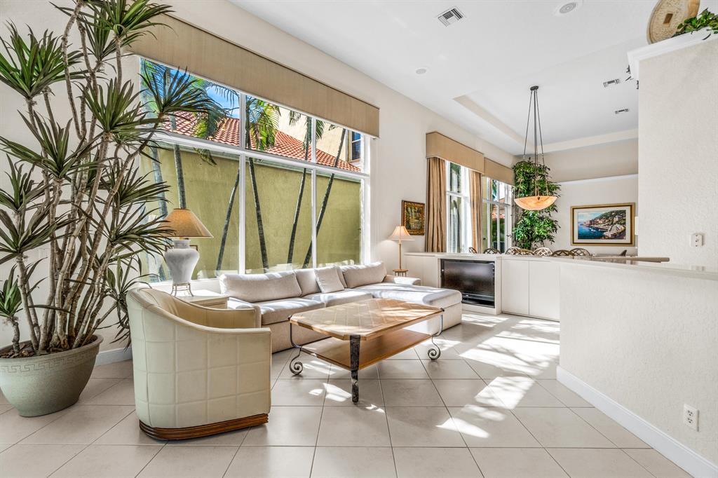 16814 Knightsbridge Lane