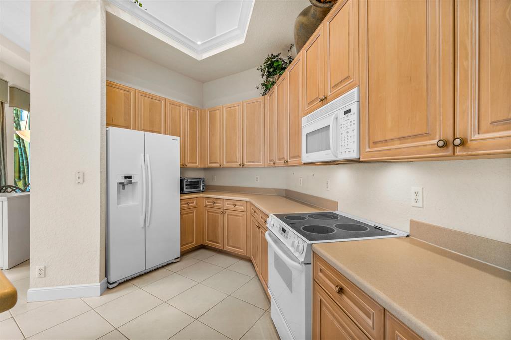 16814 Knightsbridge Lane