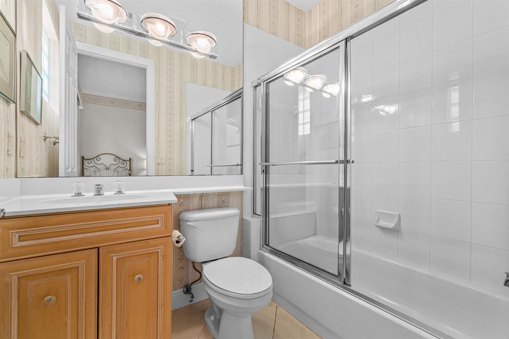 16814 Knightsbridge Lane