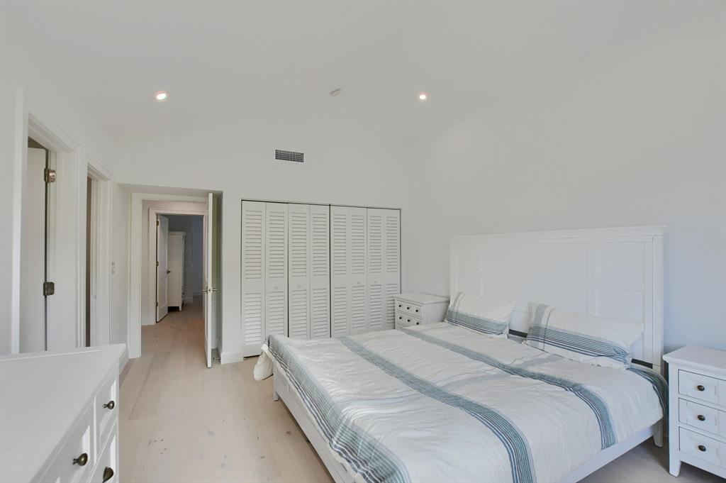 3707 Bridgewood Drive