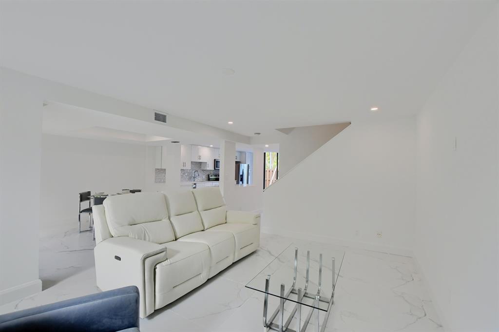 3707 Bridgewood Drive