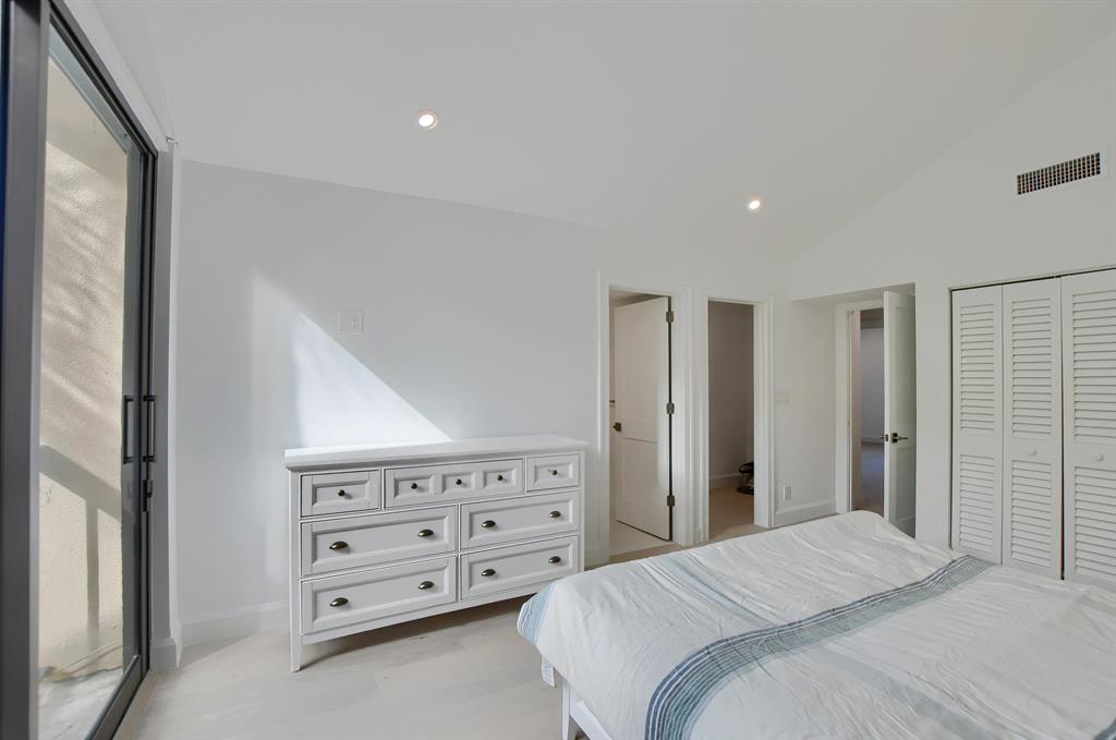 3707 Bridgewood Drive