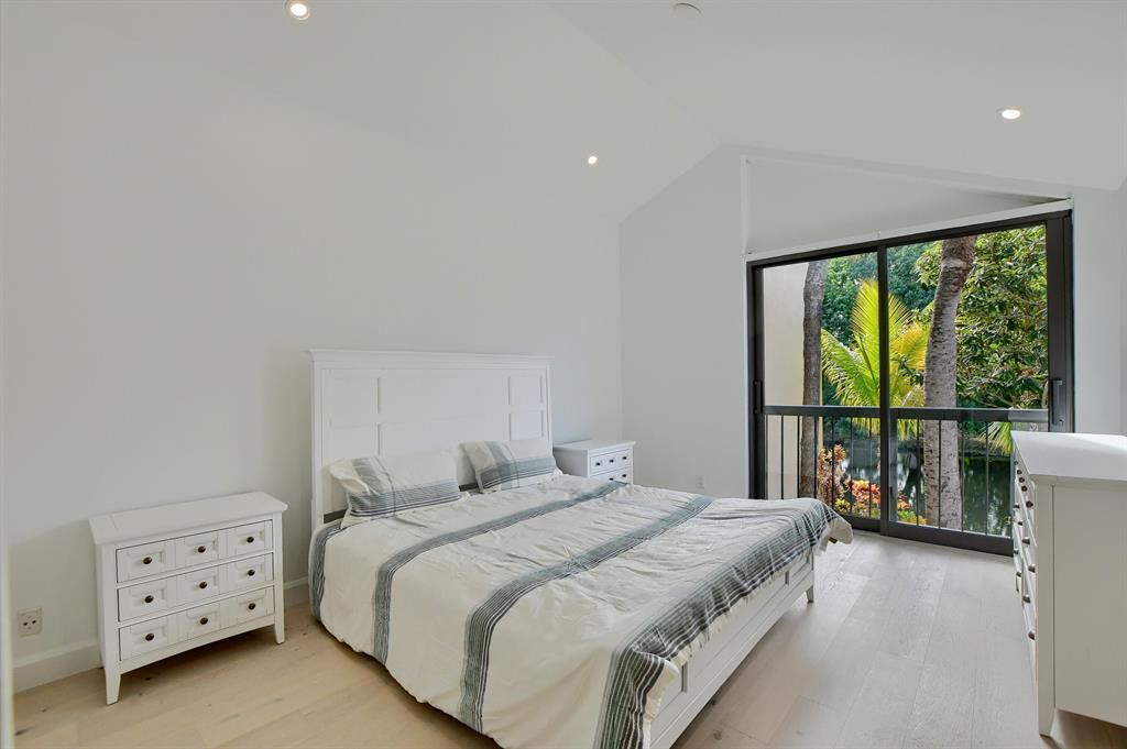 3707 Bridgewood Drive