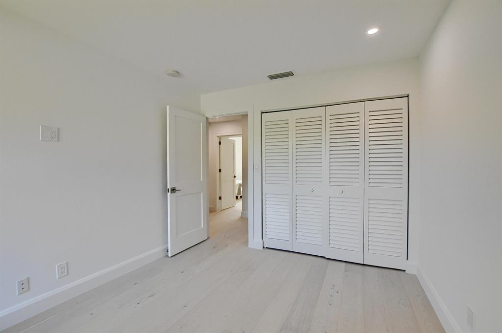 3707 Bridgewood Drive