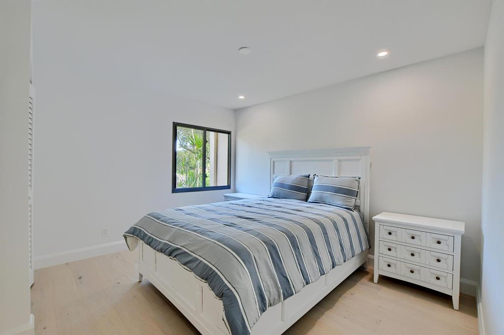 3707 Bridgewood Drive