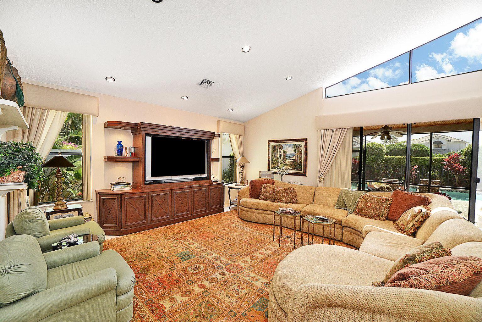 2141 NW 60th Circle
