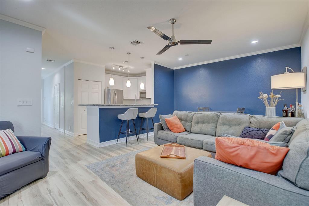 1767 NE 4th Avenue Unit: E4