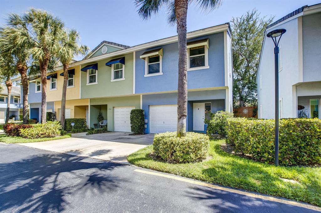 1767 NE 4th Avenue Unit: E4