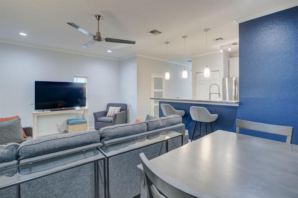 1767 NE 4th Avenue Unit: E4