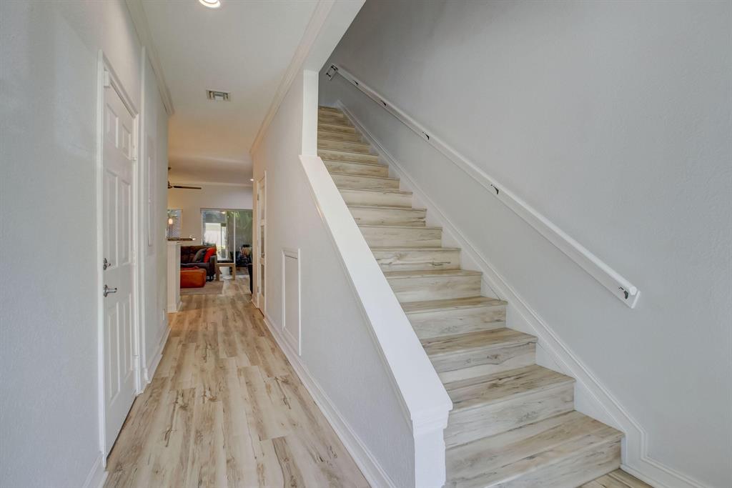 1767 NE 4th Avenue Unit: E4