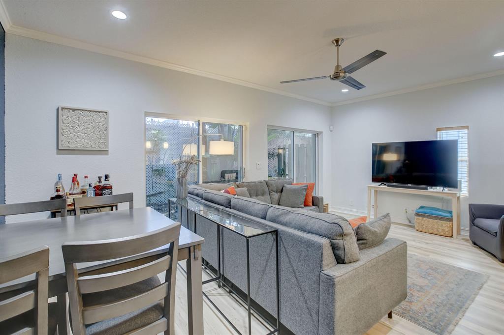 1767 NE 4th Avenue Unit: E4