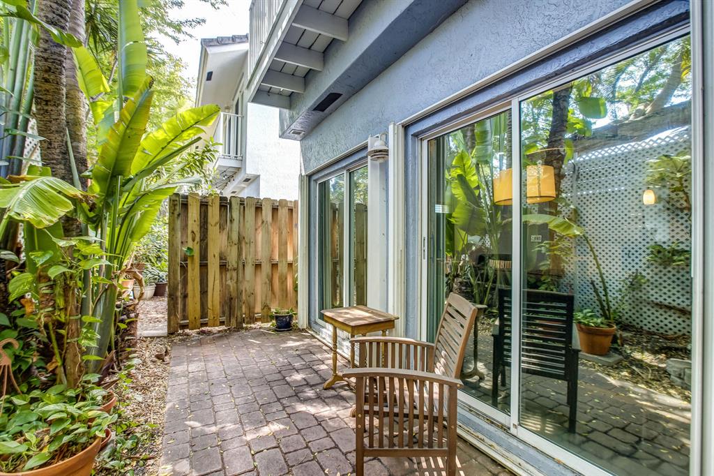 1767 NE 4th Avenue Unit: E4