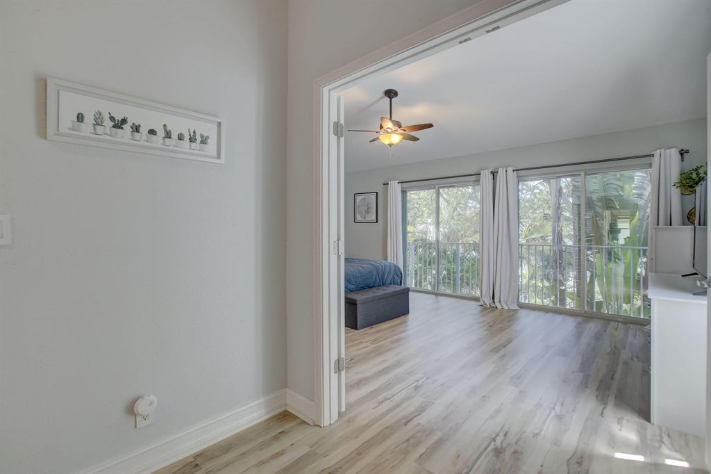 1767 NE 4th Avenue Unit: E4