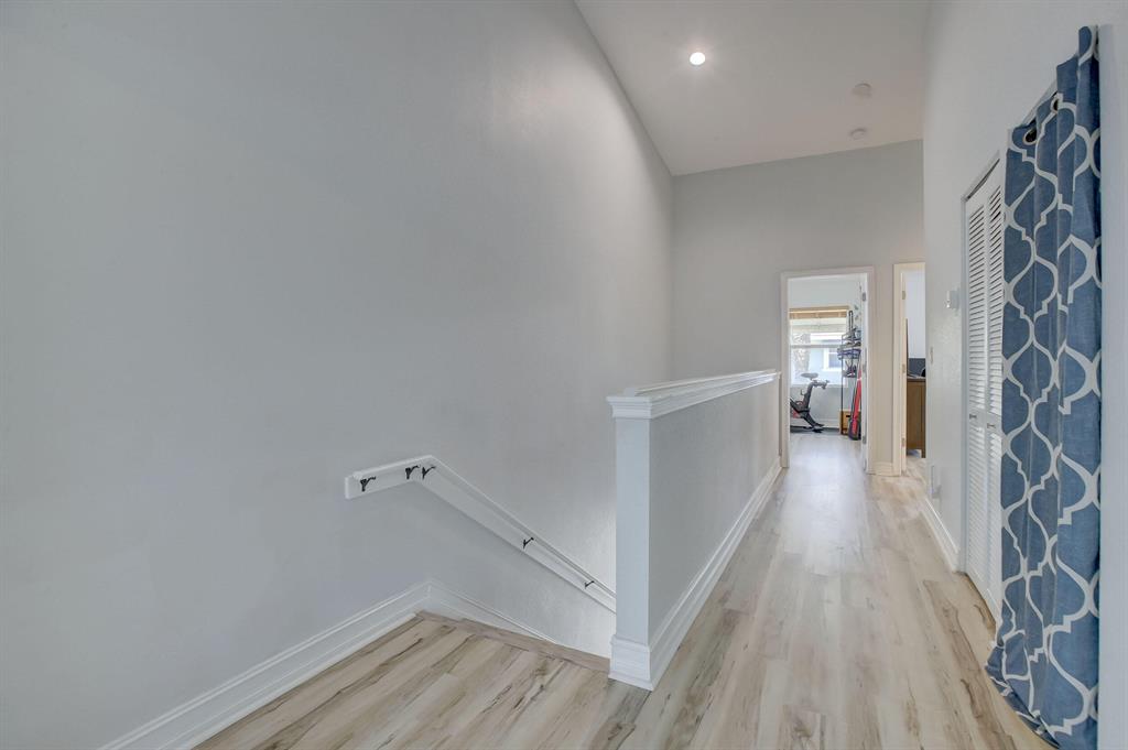 1767 NE 4th Avenue Unit: E4