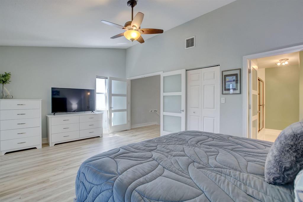 1767 NE 4th Avenue Unit: E4