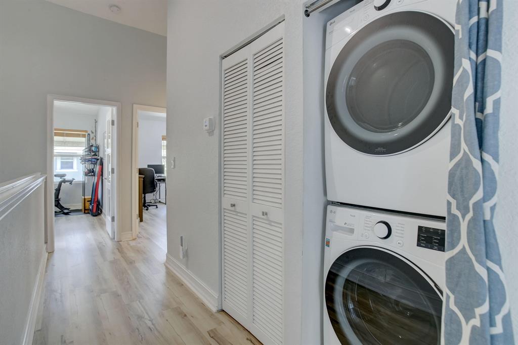 1767 NE 4th Avenue Unit: E4